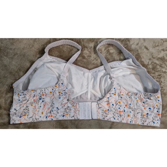 Plus Size Bra 46E 46 E 105F 105 F White Floral NO WIRE Wireless Flowers 3 Hooks - Picture 2 of 5